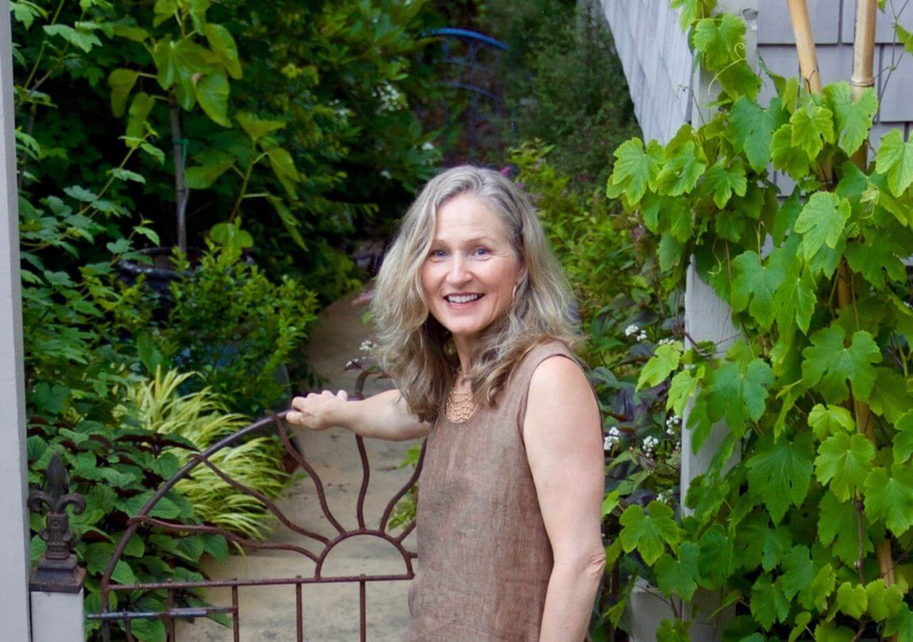 Secrets to Radiant Health - Suzanne Roth Paul